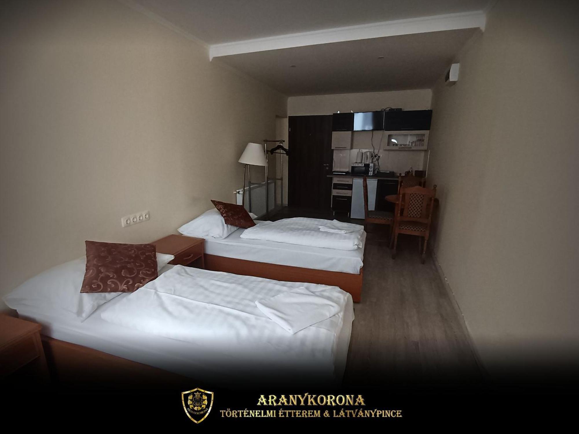 Aranykorona Apartmanhaz Мишкольц Экстерьер фото