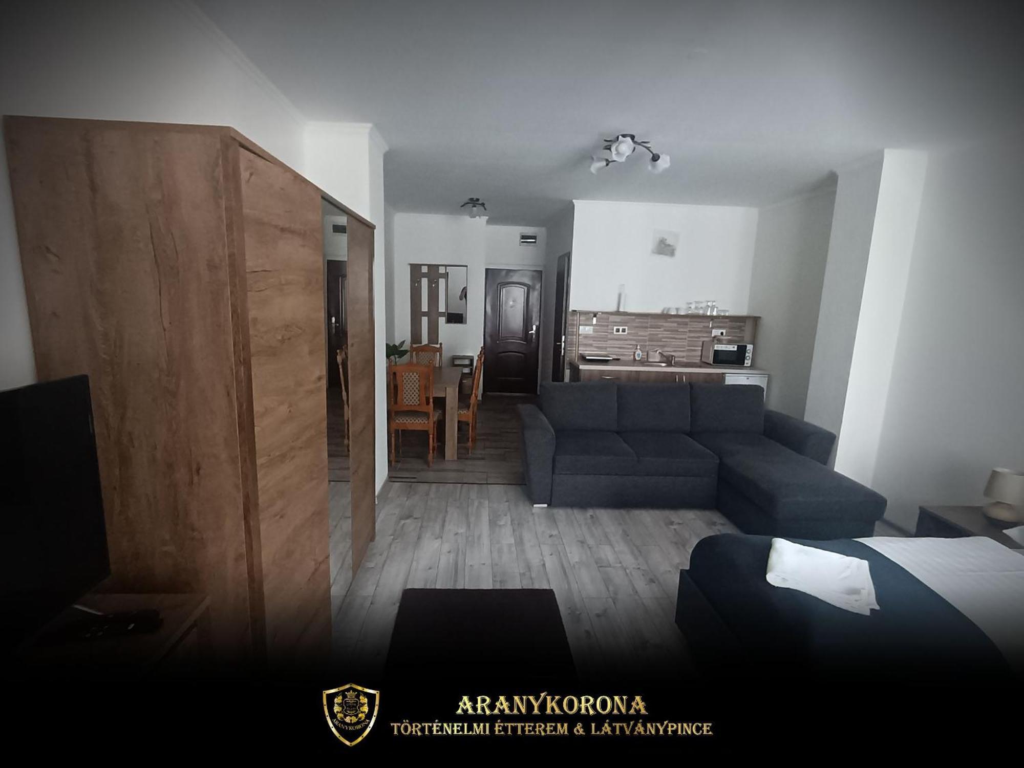 Aranykorona Apartmanhaz Мишкольц Экстерьер фото