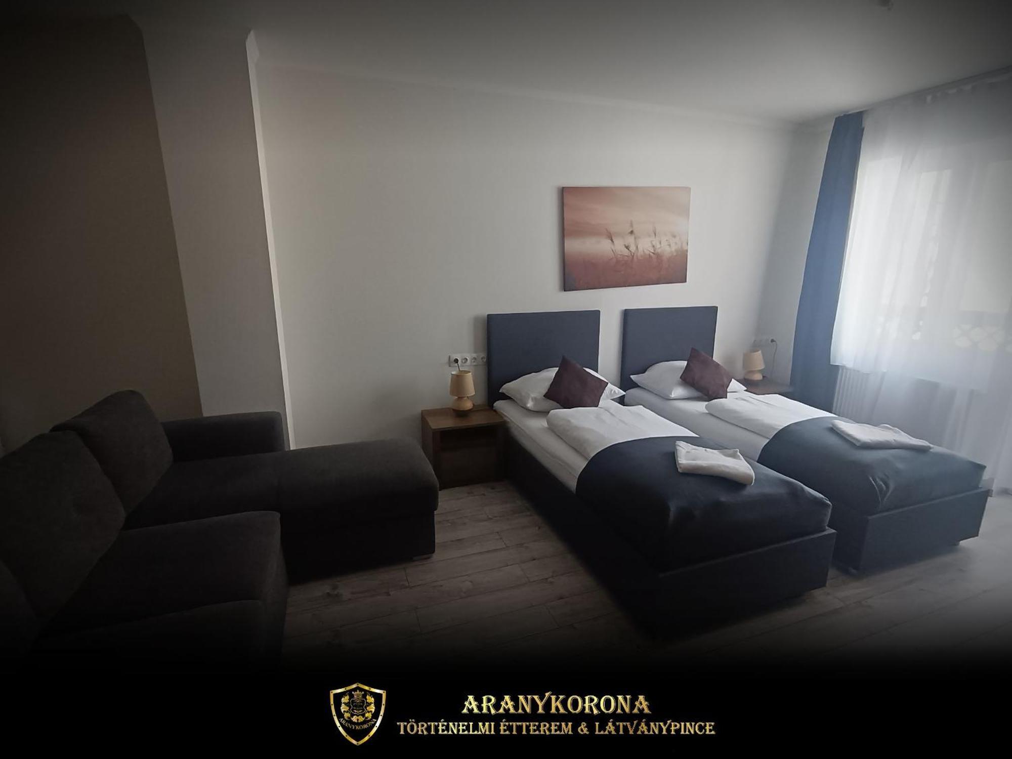 Aranykorona Apartmanhaz Мишкольц Экстерьер фото